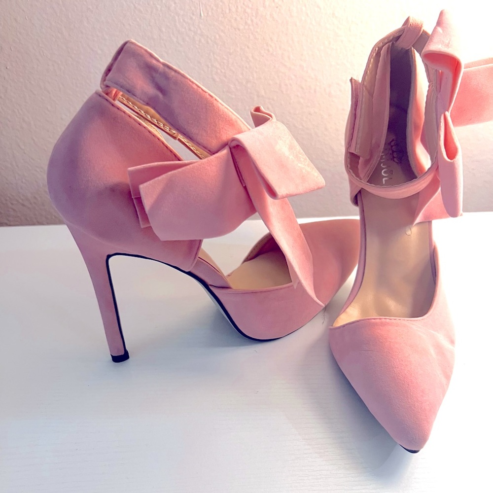 Bow Knot High Heels Fashion Shoes, Pink, Size 8.5 (40) **Never Walked In**